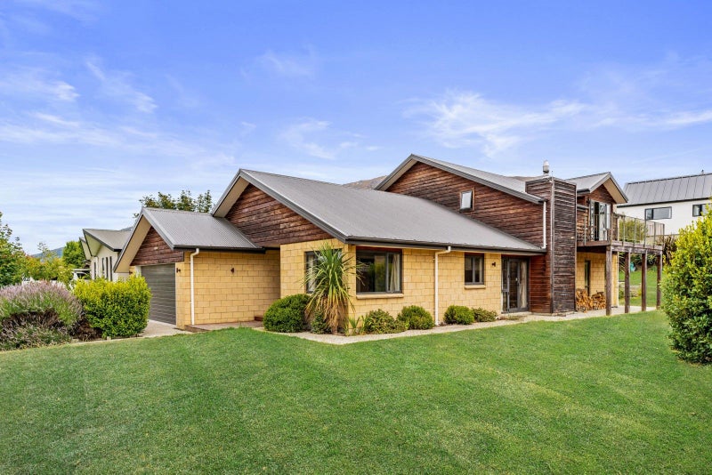 51 Nichol Street, Wanaka - Carousel 1