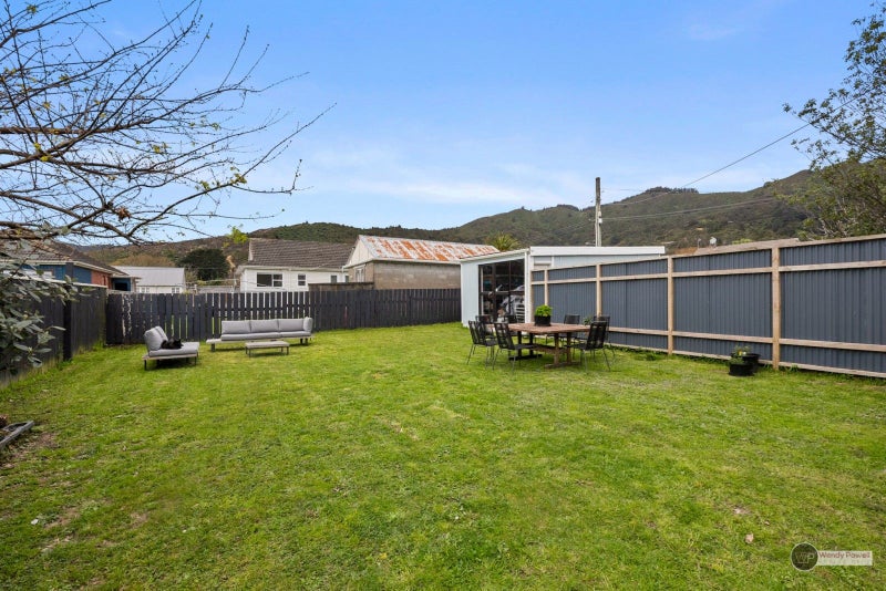 111 Waddington Drive, Naenae, Lower Hutt - Carousel 2