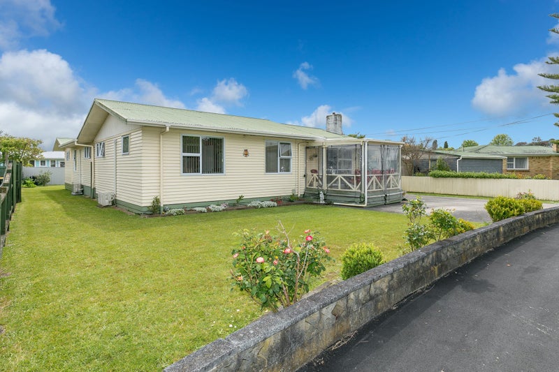 2 MacMurdo Avenue, Glenview, Hamilton - Carousel 2