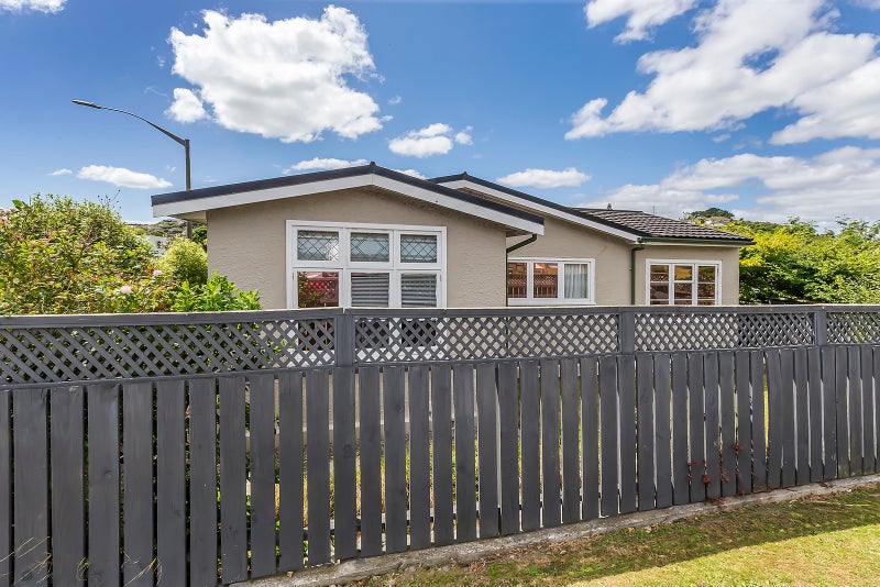 69 Main Road, Titahi Bay, Porirua - Carousel 2
