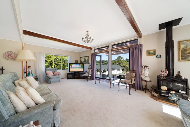 12 Carter Road, Oratia, Auckland - Carousel 2