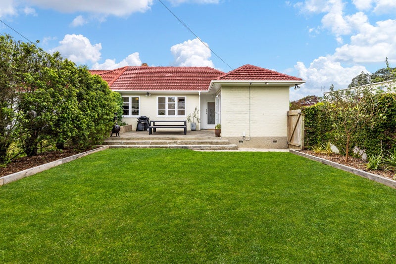 47 Riro Street, Point Chevalier, Auckland - Carousel 1
