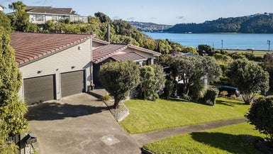 17 Langwell Place, Papakowhai, Porirua - Carousel 1
