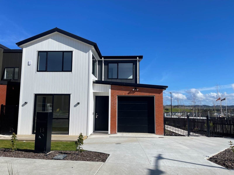 18 Clara Road, Silverdale, Silverdale - Carousel 1