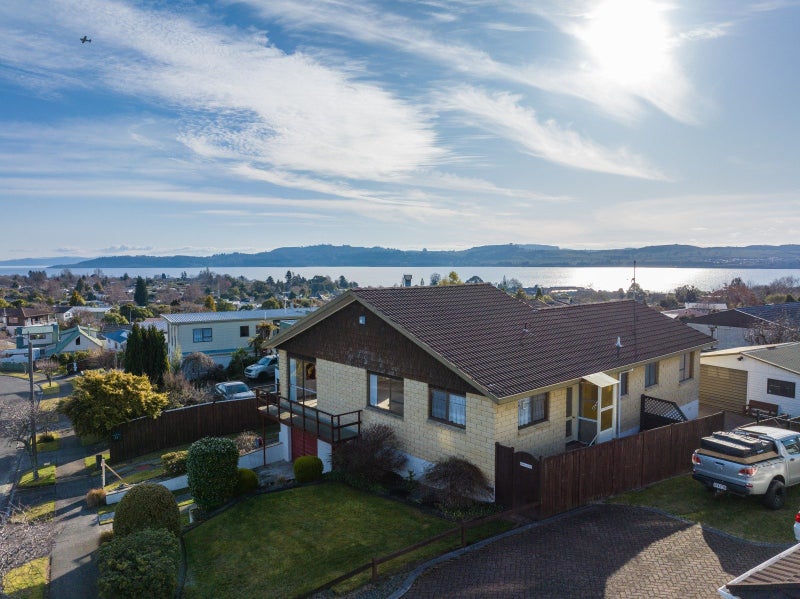 22 Golders Place, Richmond Heights, Taupo - Carousel 2