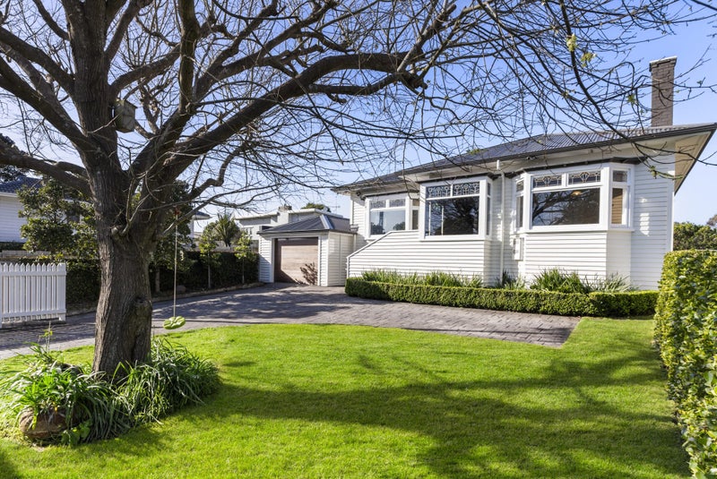 65 Moana Avenue, One Tree Hill, Auckland - Carousel 1