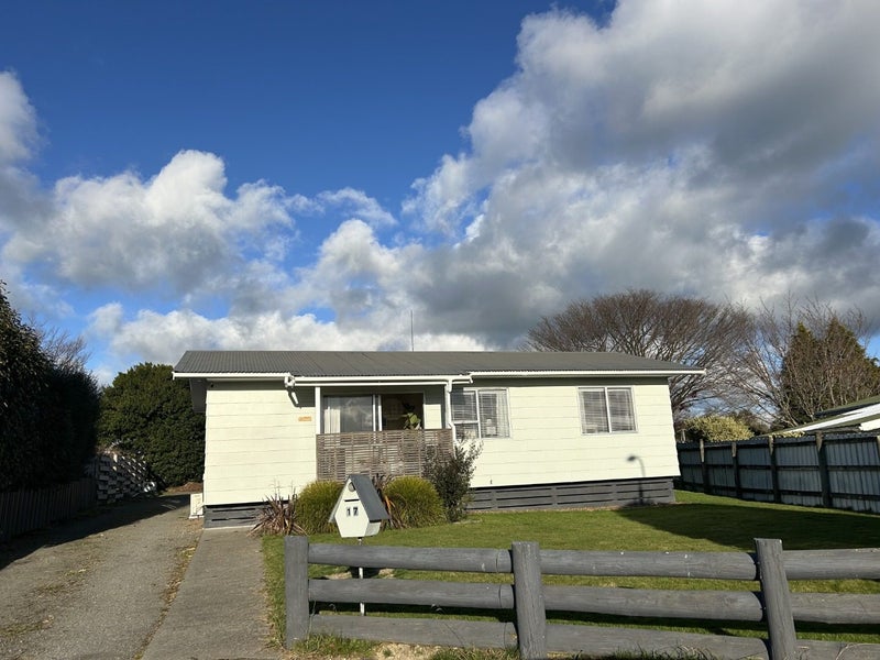 17 Baillie Crescent, Carterton - Carousel 1