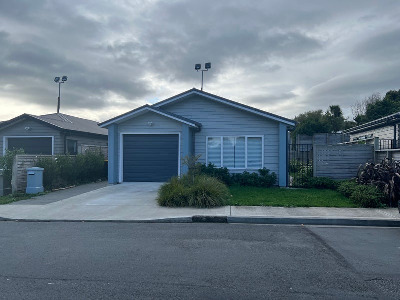 6 Avalon Park Drive, Avalon, Lower Hutt - Carousel 1