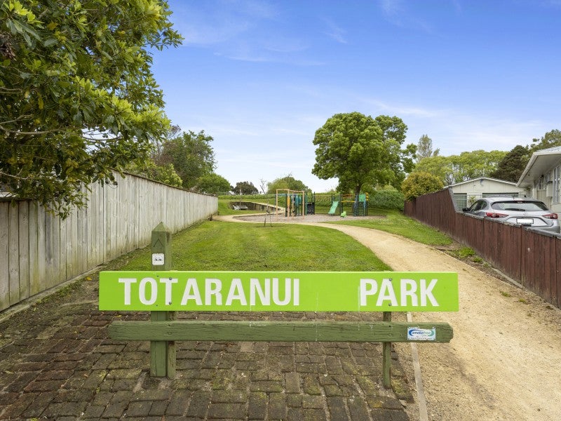 3 Grant Place, Awapuni, Palmerston North - Carousel 25