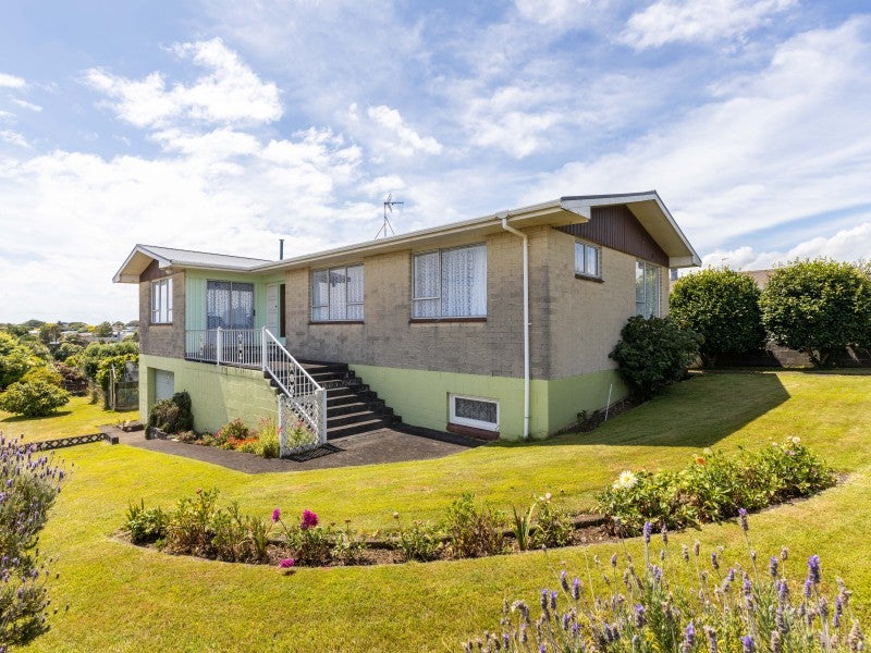 2 Erica Place, Bell Block, New Plymouth - Carousel 1
