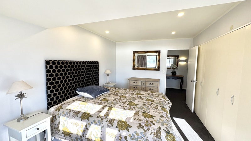 9/9 Wilkinson Street, Oriental Bay, Wellington - Carousel 2