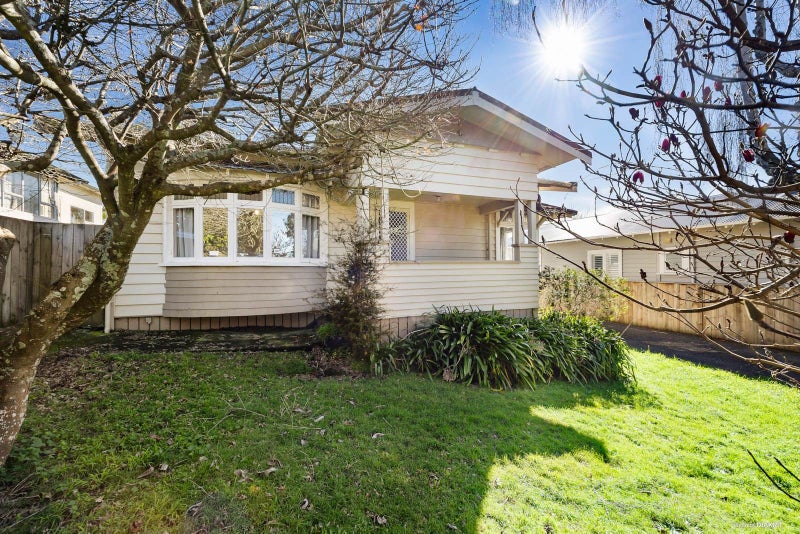 60 Asquith Avenue, Mount Albert, Auckland - Carousel 1