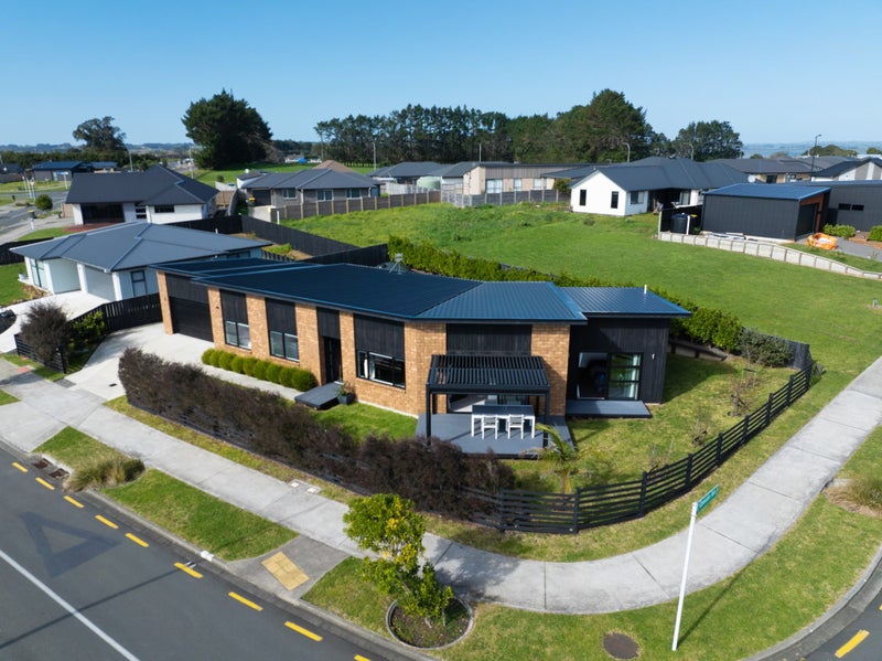 2 Okoreka RD, Glenbrook, Glenbrook - Carousel 2