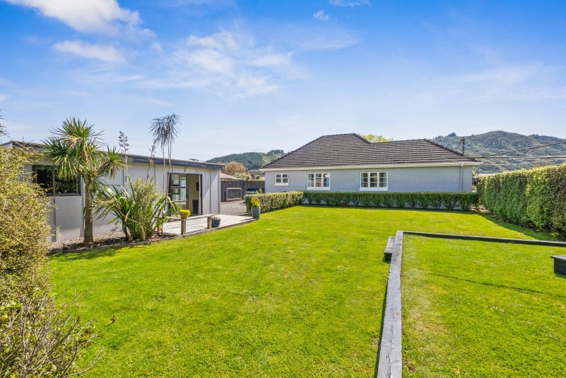 12 Elm Street, Ebdentown, Upper Hutt - Carousel 1