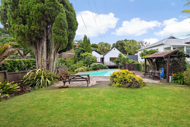 38 Disraeli Street, Mount Eden, Auckland - Carousel 1