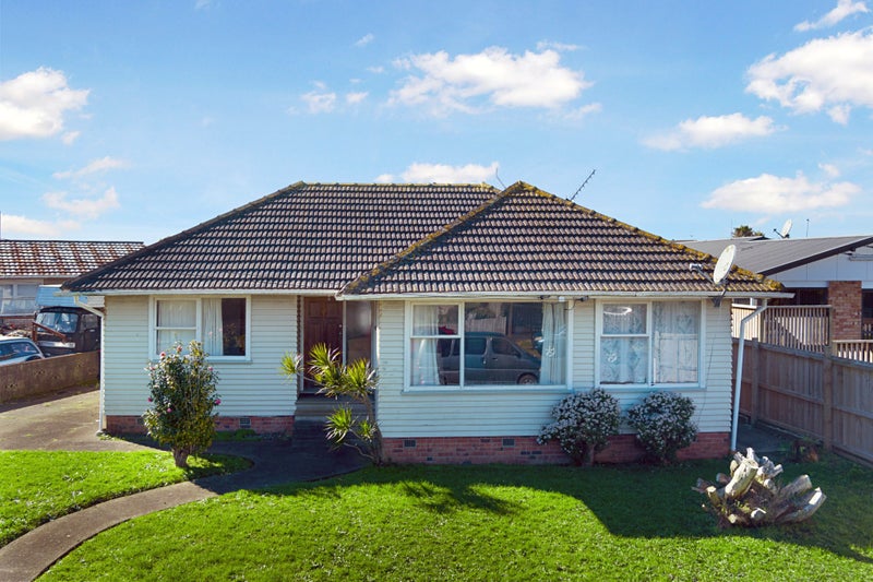 9 Halswell Street, Mangere East, Auckland - Carousel 1