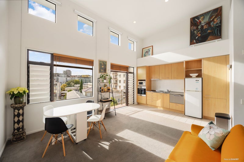 3J/5 Charlotte Street, Eden Terrace, Auckland - Carousel 1