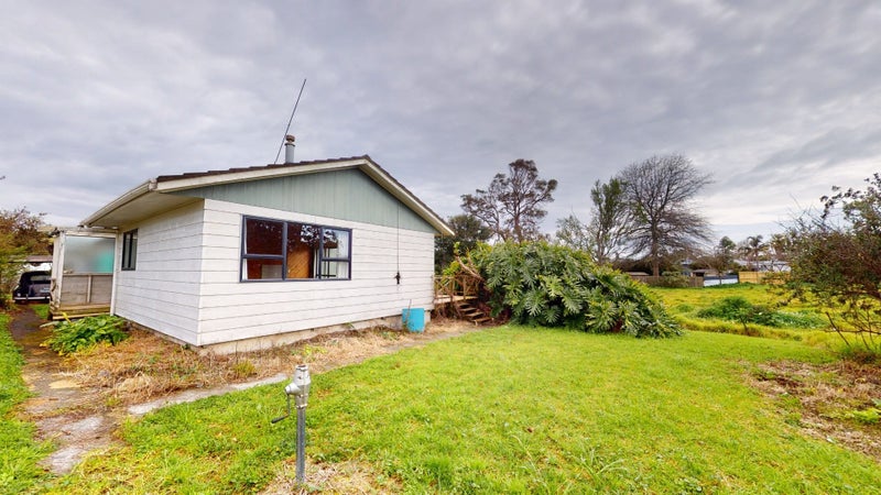3 Sunkist Bay Road, Beachlands, Auckland - Carousel 1