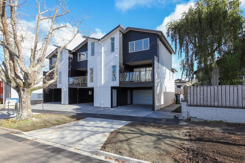 4/14 Hammond Street, Hamilton Central, Hamilton - Carousel 2