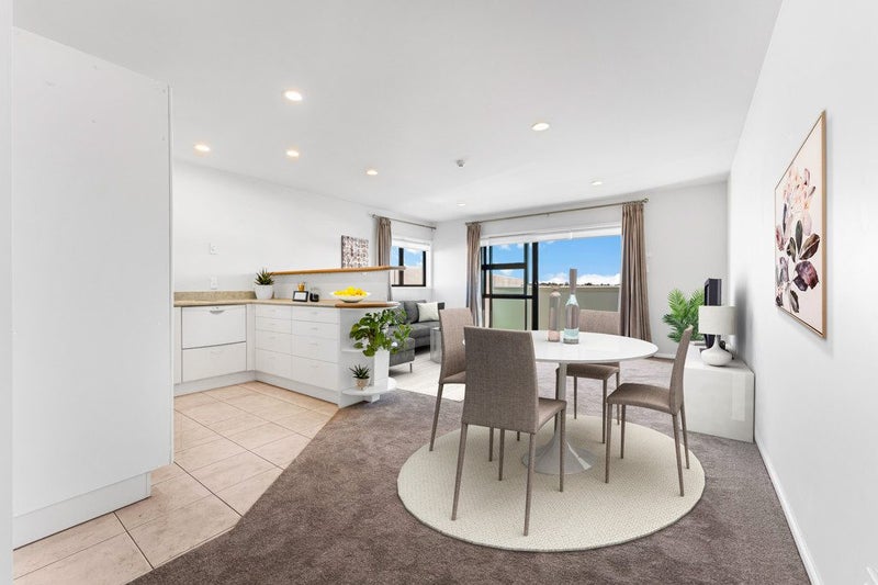 6/5 Cook Street, Howick, Auckland - Carousel 2