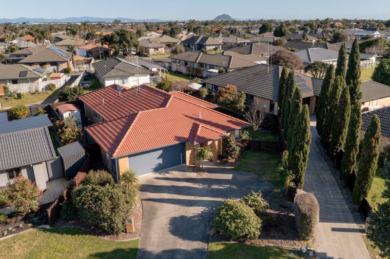 7 Beachmere Place, Papamoa Beach, Papamoa - Carousel 1