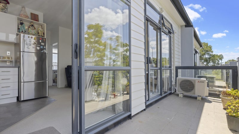 75A/2 Armoy Drive, East Tamaki, Auckland - Carousel 1