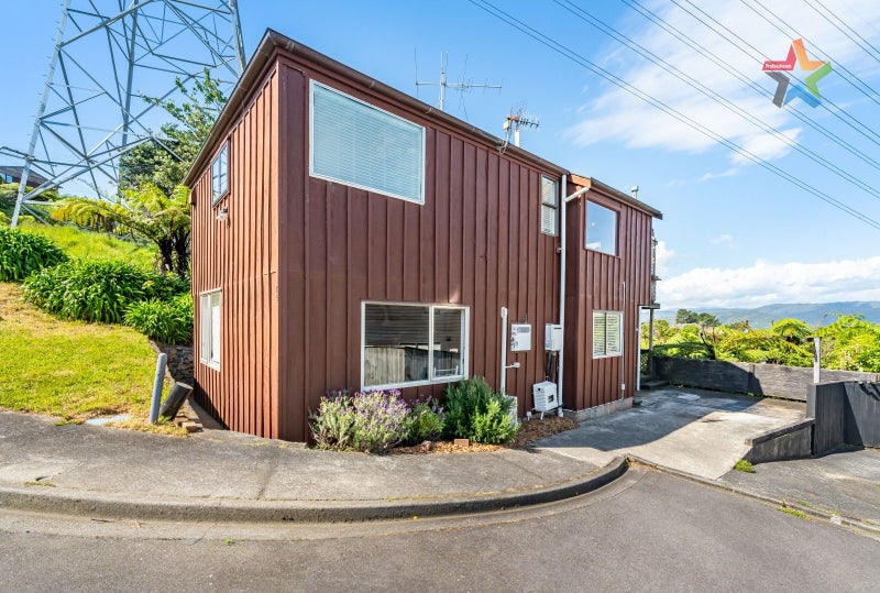 24 Matuhi Street, Tirohanga, Lower Hutt - Carousel 1