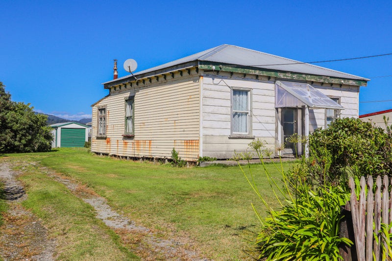 23 Doyle Street, Blaketown, Greymouth - Carousel 2