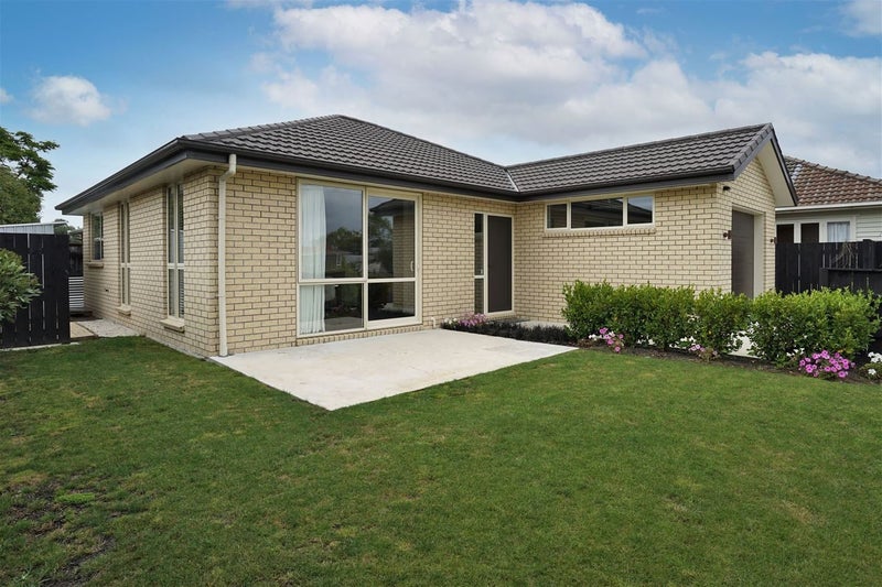 2 Pryce Place, Silverdale, Hamilton - Carousel 1