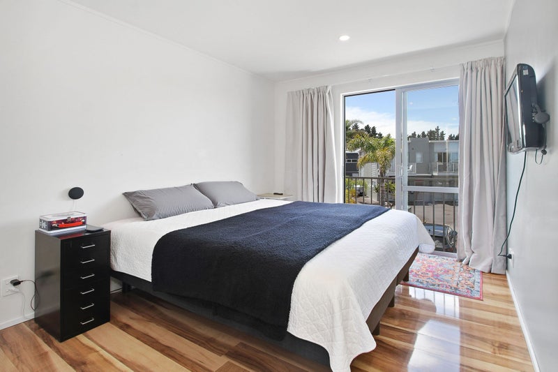 10/15 Bishop Lenihan Place, East Tamaki, Auckland - Carousel 2