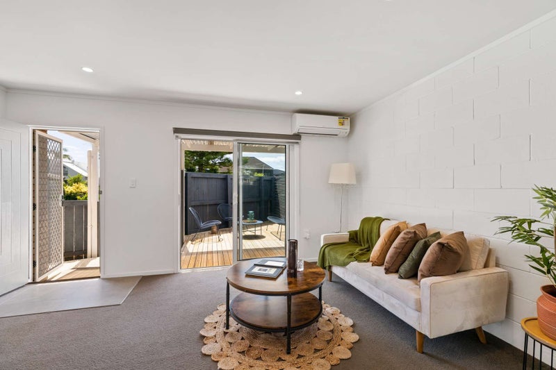 1/252 Meola Road, Point Chevalier, Auckland - Carousel 2