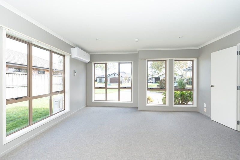 12 Wakefield Place, Rototuna North, Hamilton - Carousel 2