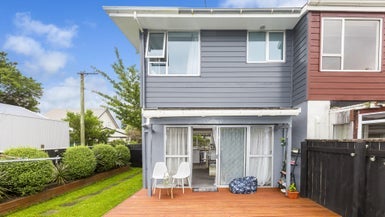 5/8 Tawai Street, Trentham, Upper Hutt - Carousel 1