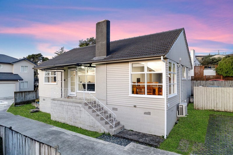 8 Winifred Avenue, Bayview, Auckland - Carousel 1