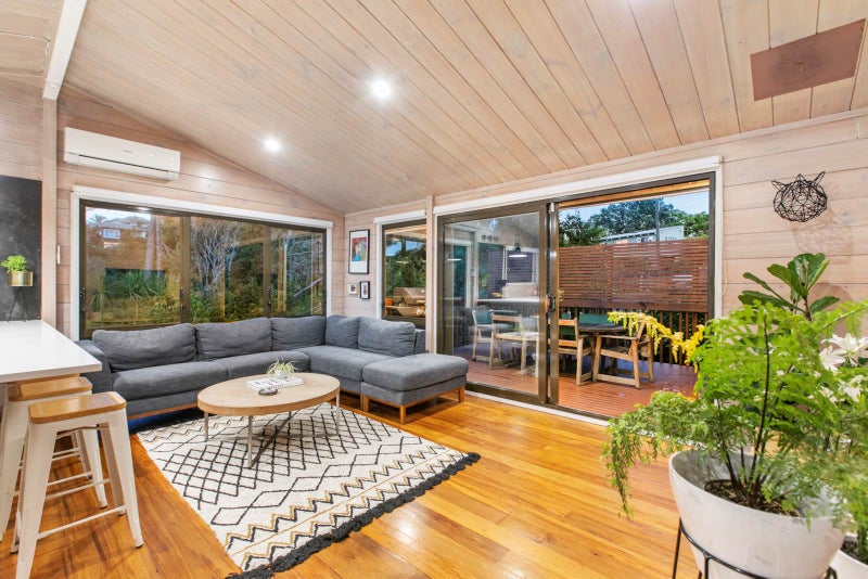 25 Waratah Street, Birkenhead, Auckland - Carousel 2