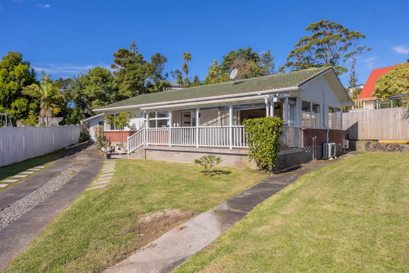 1 Mawson Avenue, Torbay, Auckland - Carousel 1