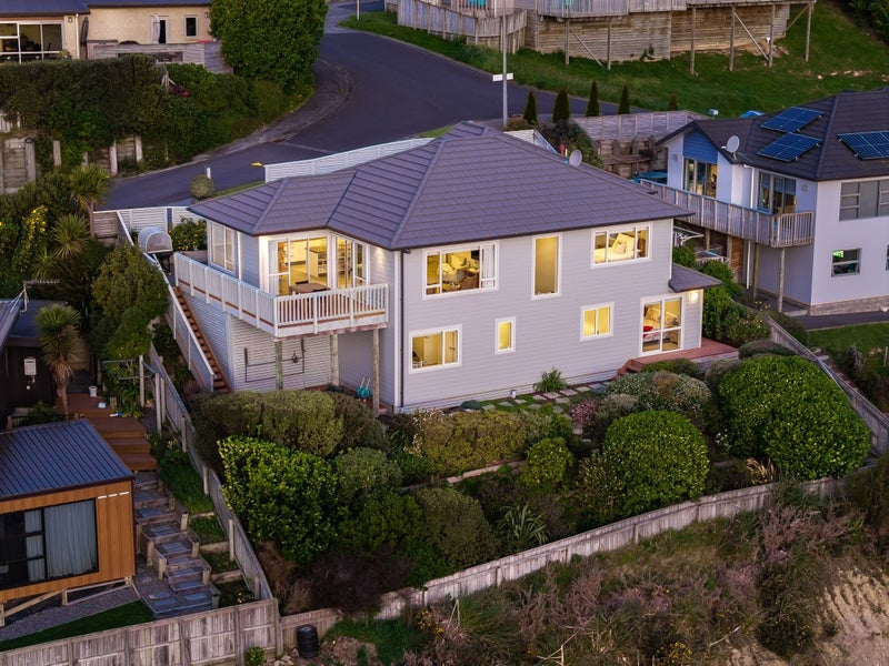 8 Bluejacket Place, Whitby, Porirua - Carousel 2