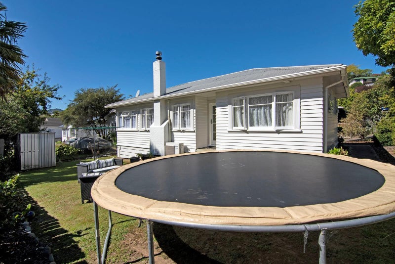 1 Piko Street, Toi Toi, Nelson - Carousel 1