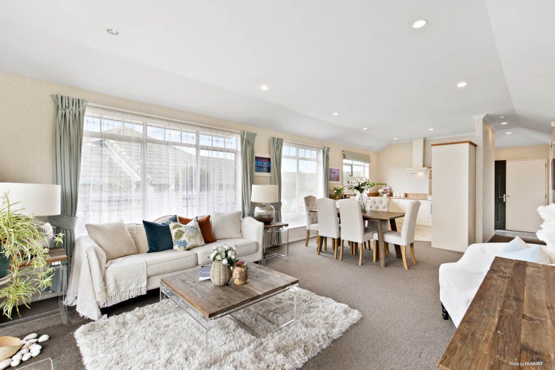 31 Regents Park Place, Westgate, Auckland - Carousel 2