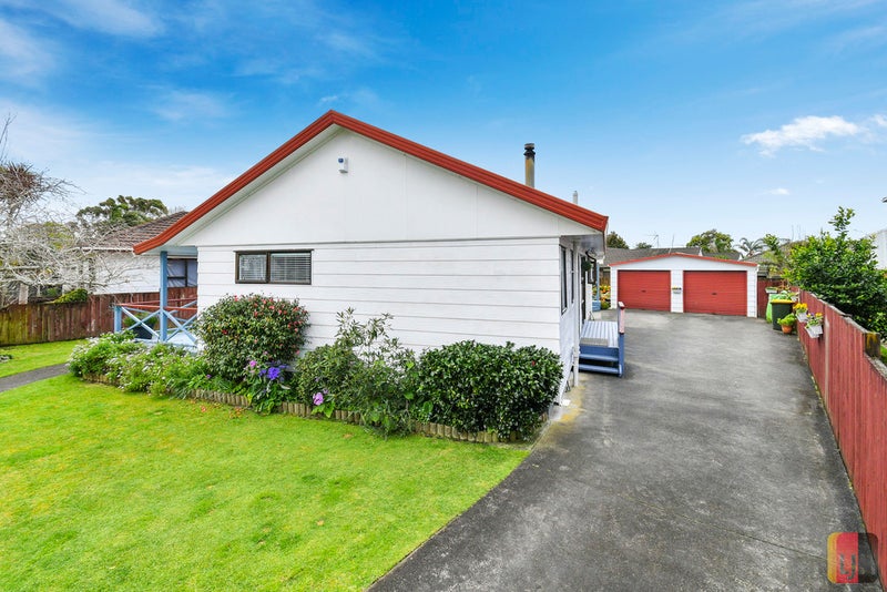 7 Oakmont Place, Wattle Downs, Auckland - Carousel 1