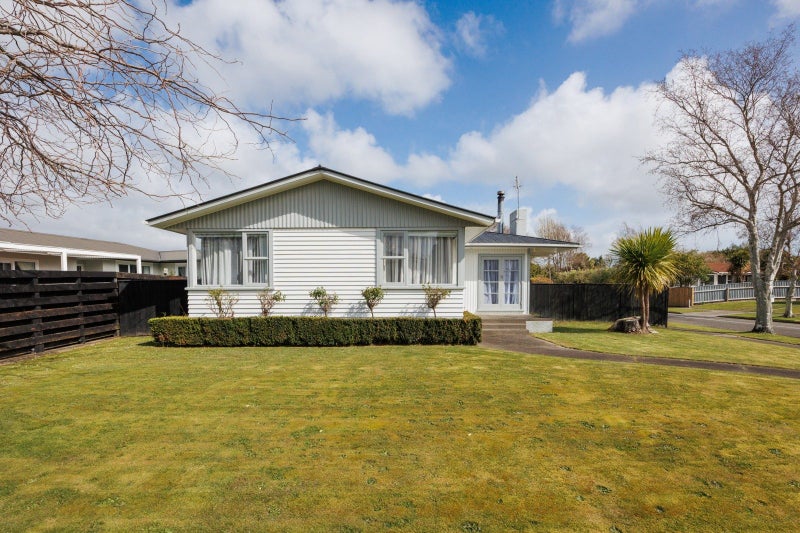 144 Ruamahanga Crescent, Terrace End, Palmerston North - Carousel 2