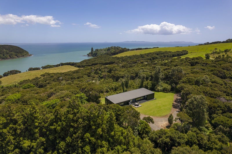 79A Peninsula Parade, Hihi, Mangōnui - Carousel 1