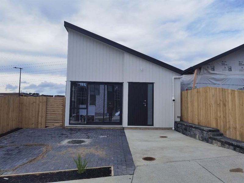 76 Biokovo Street, Massey, Auckland - Carousel 1
