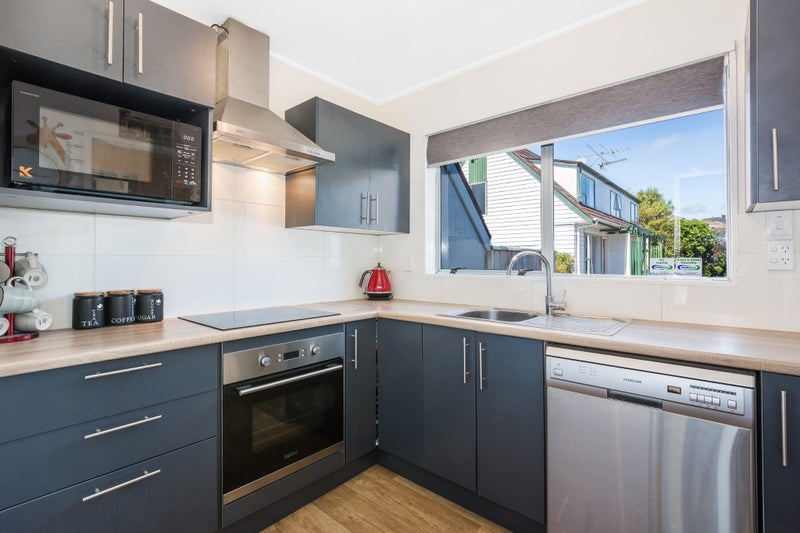 6/65 Ararino Street, Trentham, Upper Hutt - Carousel 1