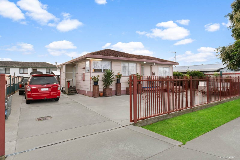 10 Dunstan Place, Otara, Auckland - Carousel 1