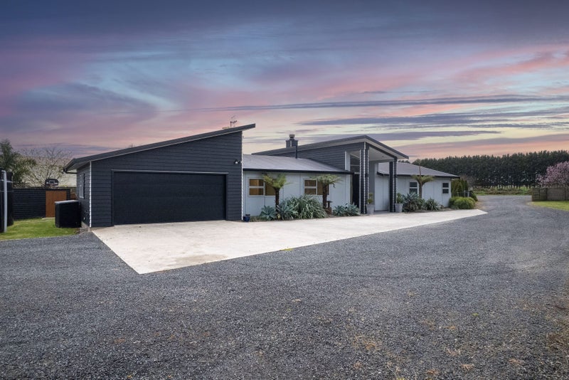 51 Waikawa Beach Road, Manakau, Levin - Carousel 40