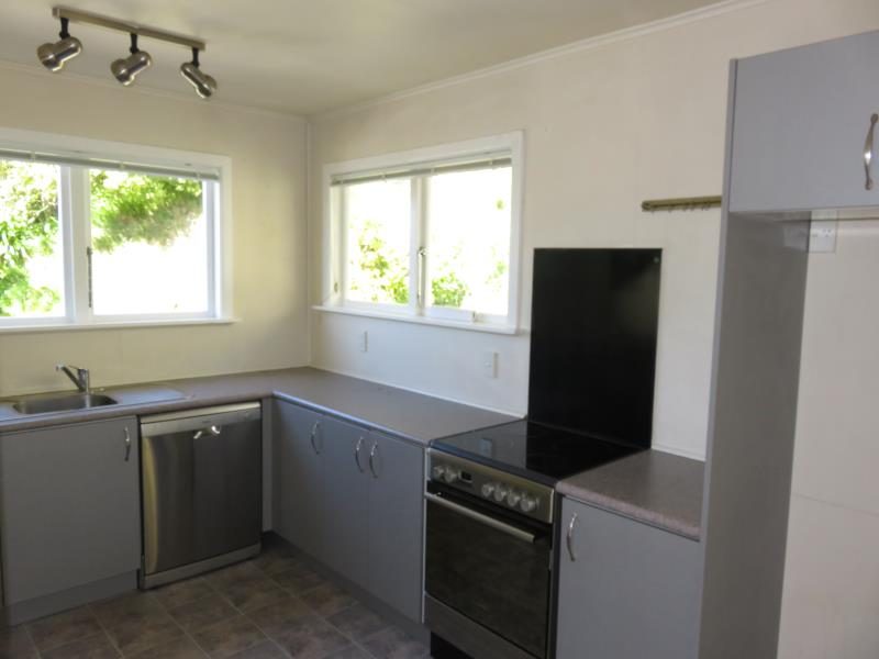 62 Salford Street, Newlands, Wellington - Carousel 2
