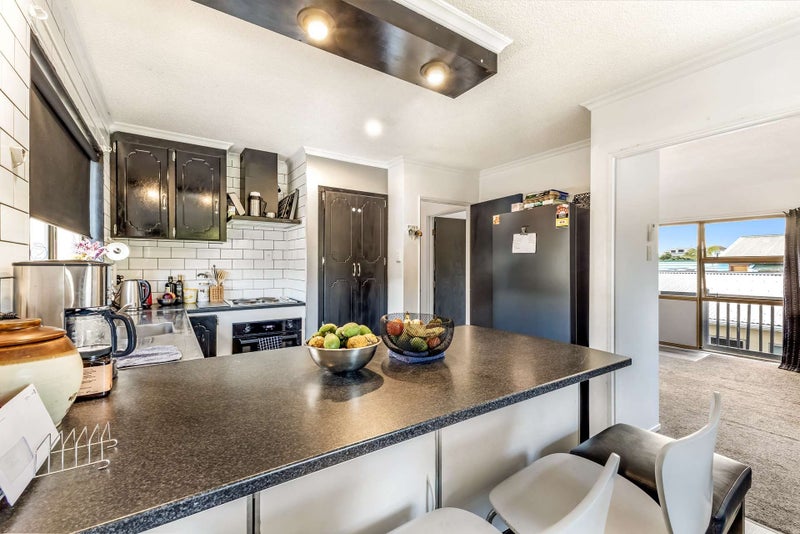 84 Pioneer Road, Moturoa, New Plymouth - Carousel 1