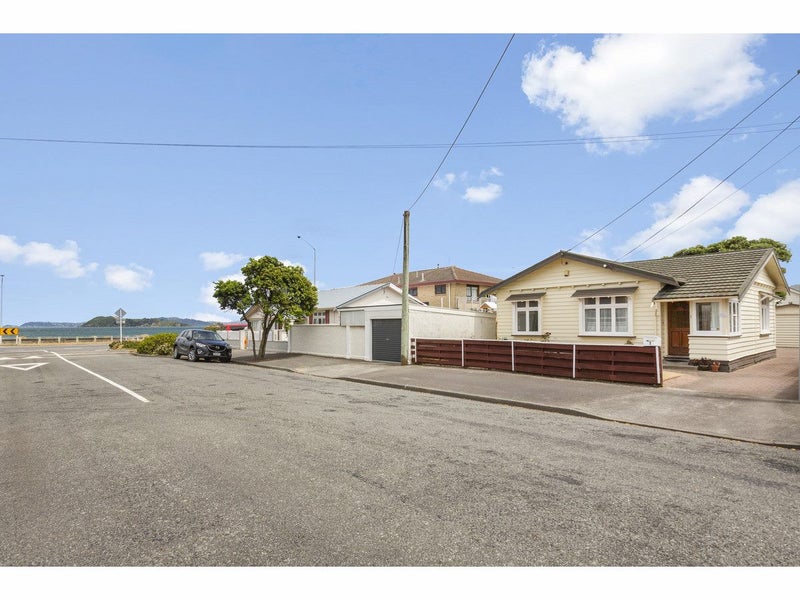 1 Collins Street, Petone, Lower Hutt - Carousel 2