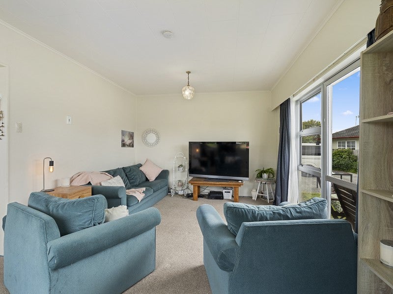33A NIMMO Avenue, WAIKANAE BEACH, WAIKANAE - Carousel 2